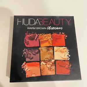 HudaBeauty warm brown obsessions eye shadow plate